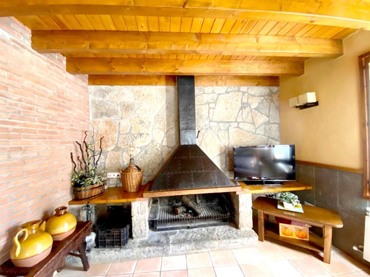 Spacious House In Ogassa With Terrace And Bbq Exterior foto